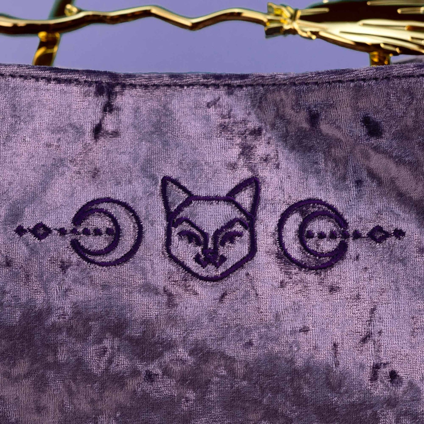 Loungefly x Disney Hocus Pocus Velvet Broom Handle Handbag - GeekCore