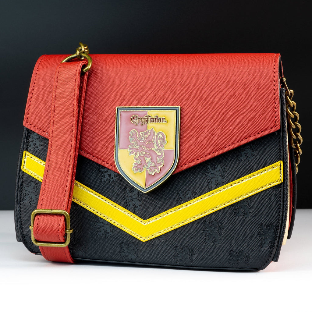 [OUTLET] Loungefly x Harry Potter Gryffindor Chain Strap Crossbody Bag - GeekCore